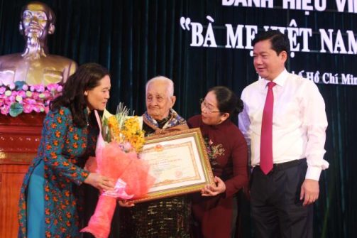 Tiêu chuẩn, điều kiện để được phong tặng danh hiệu mẹ Việt Nam anh hùng?