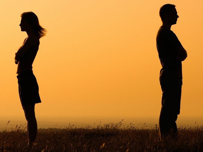 Hành vi chung sống với người khác khi đã có vợ hoặc chồng phải chịu trách nhiệm thế nào?